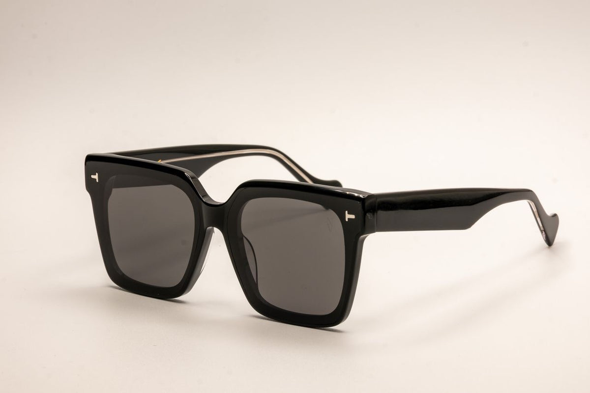 Boulevard gloss black