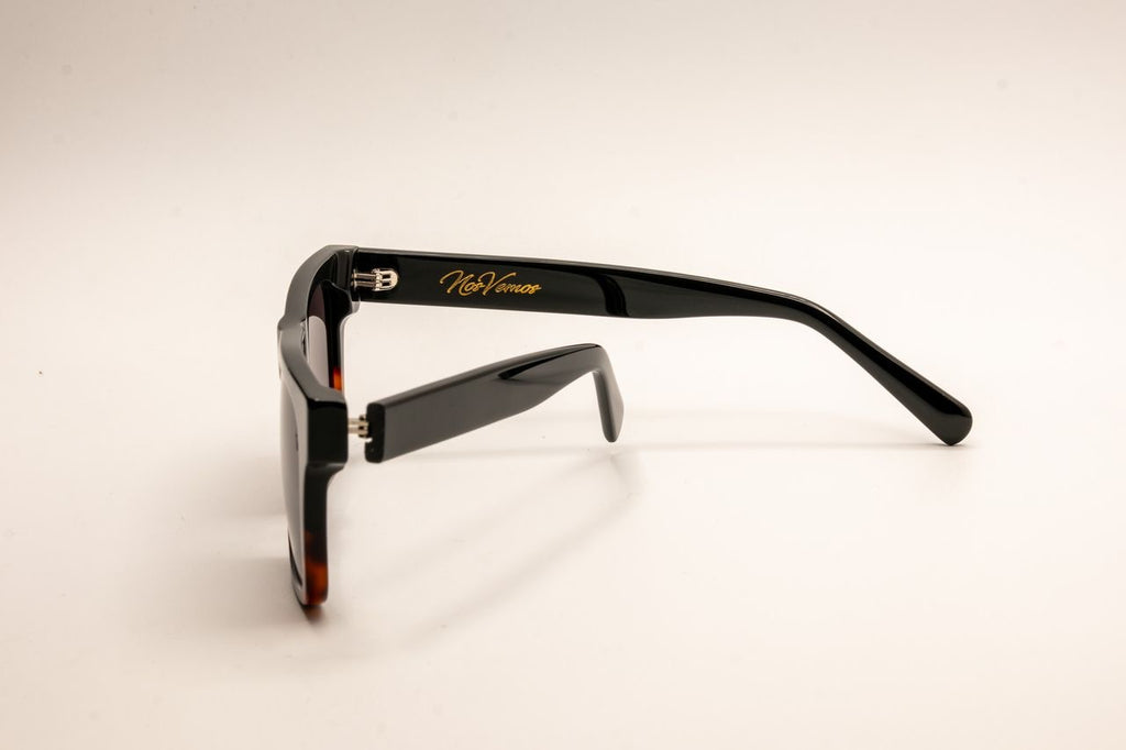 Avenue gloss black