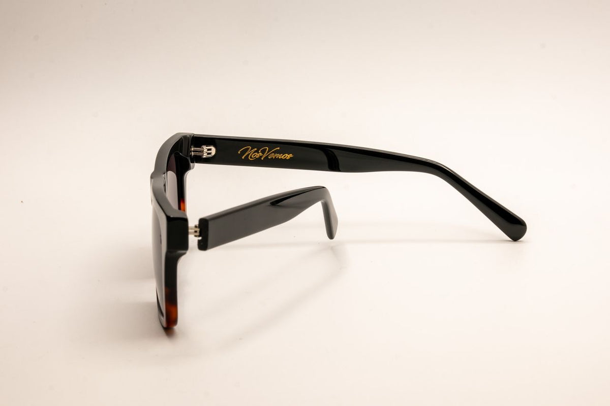 Avenue gloss black